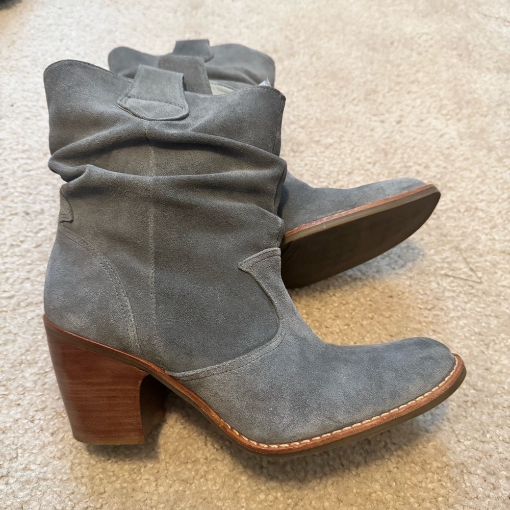 Matisse gray suede heeled bootieβ